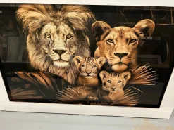 Glasschilderij Leeuwenfamillie met twee welpjes