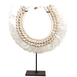 J36 schelpen ketting ornament op voet